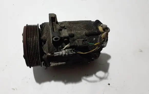 Renault Laguna III Air conditioning (A/C) compressor (pump) 8200890987
