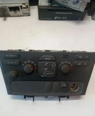 Volvo XC90 Climate control unit 8682734