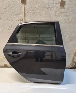KIA Ceed Rear door 