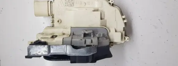 Audi A3 S3 8V Rear door lock 4G0839015C