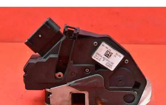 Ford Focus Front door lock BM5AA21812BE