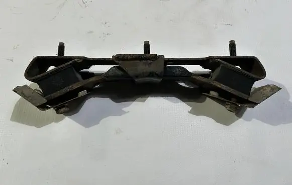 Dodge RAM Gearbox mounting bracket 782254002