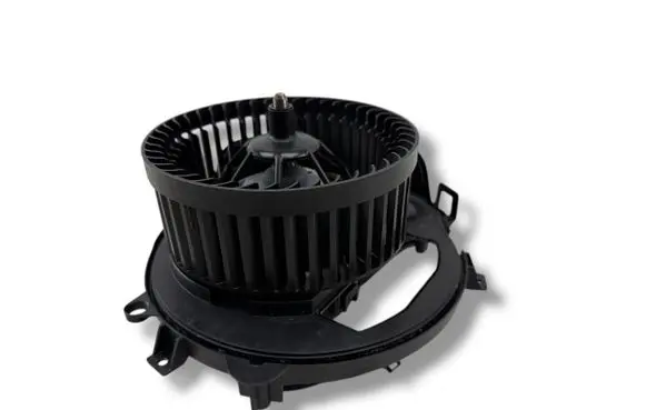 Volkswagen Tiguan Heater fan/blower 5WC819021A