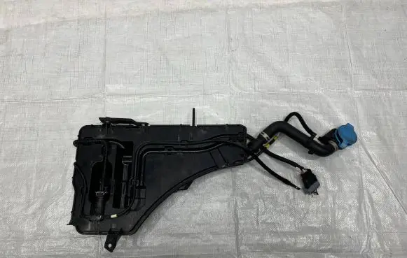 Maserati Grecale Windshield washer fluid reservoir/tank