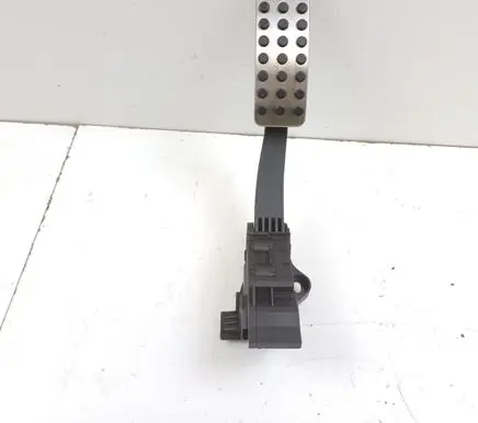 Mercedes-Benz CLA C117 X117 W117 Accelerator throttle pedal A2463001604