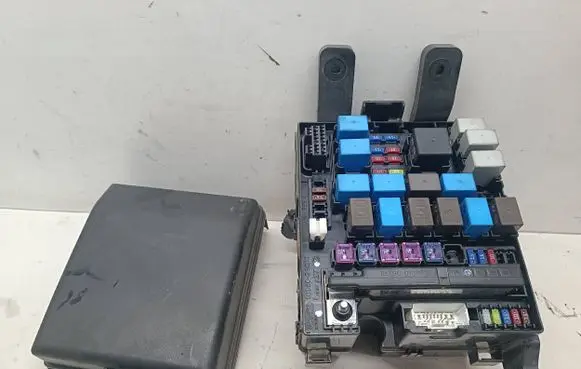 KIA Sportage Fuse module 919502S010