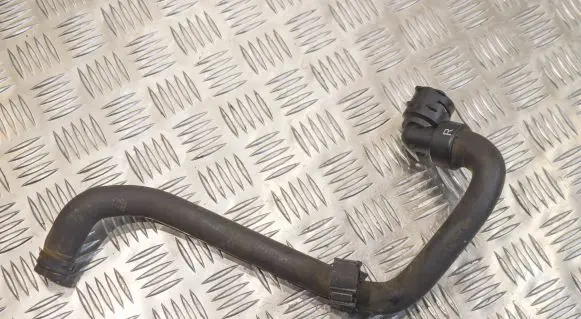Coolant pipe/hose