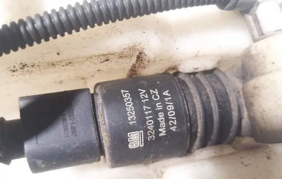 Opel Insignia A Windscreen/windshield washer pump 13250357 3240117