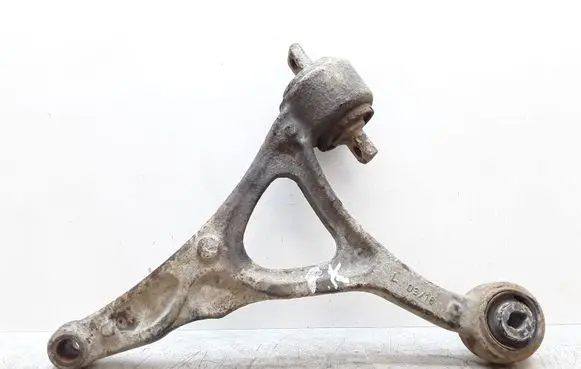 Volvo XC90 Front lower control arm/wishbone