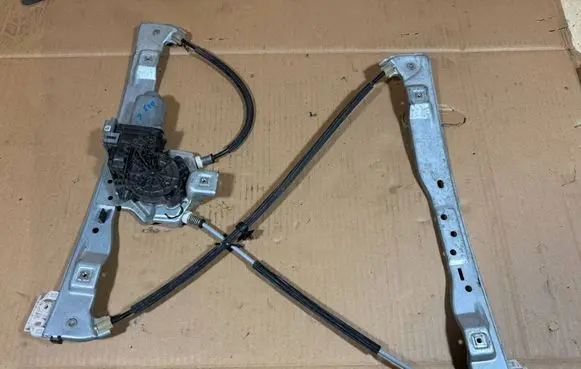 Citroen DS3 Front door window regulator with motor 402218H