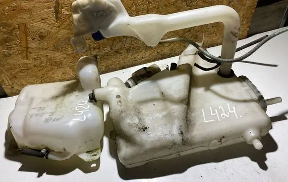 Mercedes-Benz E W211 Windshield washer fluid reservoir/tank 2118601460
