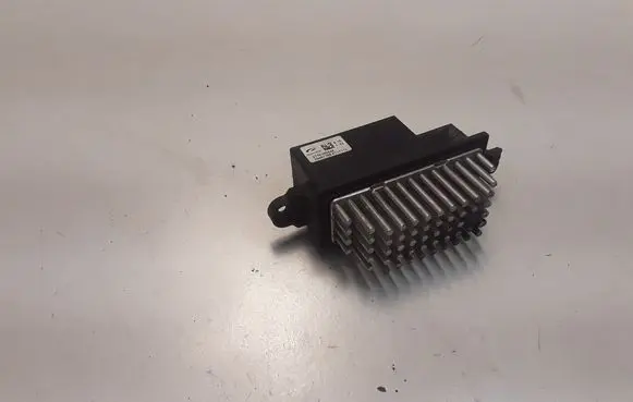 Nissan X-Trail T32 Heater blower motor/fan resistor 2776100A26
