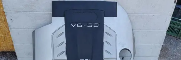 Audi Q7 4L Engine cover (trim)