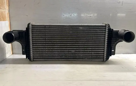 Mercedes-Benz GL X164 Intercooler radiator A1645000000
