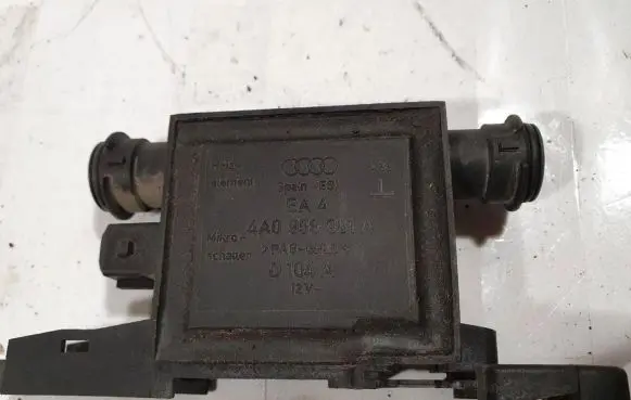 Audi A6 S6 C4 4A Door control unit/module 4A0959981A