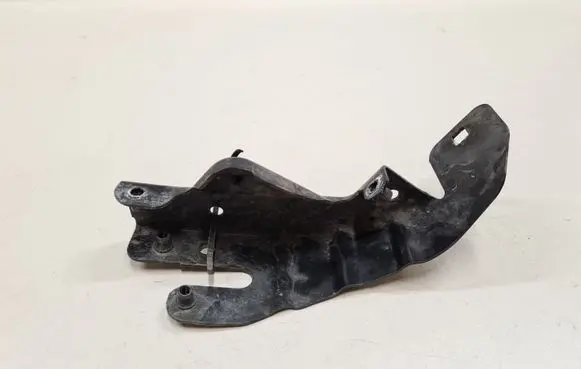 Mercedes-Benz E W211 Fender mounting bracket
