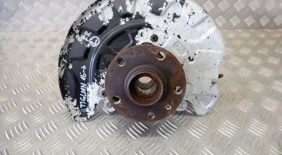 Volkswagen Tiguan Front wheel hub 5Q0407257C