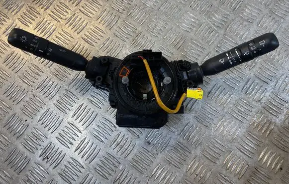 Wiper turn signal indicator stalk/switch