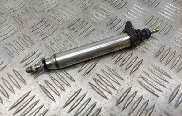Mercedes-Benz B W246 W242 Fuel injector A2780700687