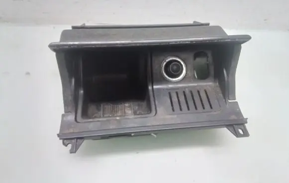 Mercedes-Benz E W210 Car ashtray