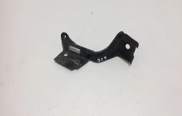 Volkswagen PASSAT B5 Fender mounting bracket 3B0821237