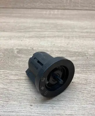 BMW 5 E39 Light switch 8363683