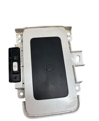 Toyota Prius (XW50) Wireless charging module 861C047010A0 588280 10R0312895