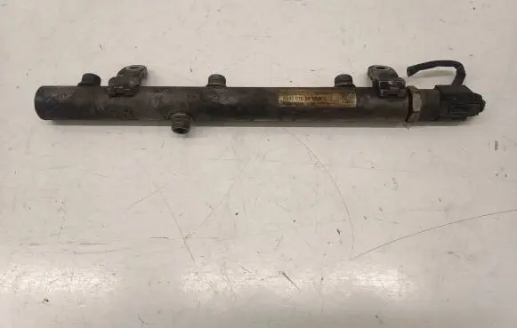 Mercedes-Benz ML W164 Fuel main line pipe A6420700695