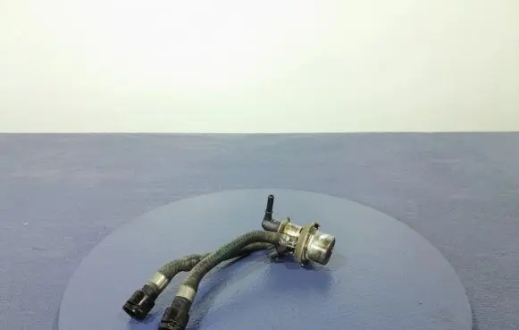 BMW 7 G11 G12 Fuel injector 8579894