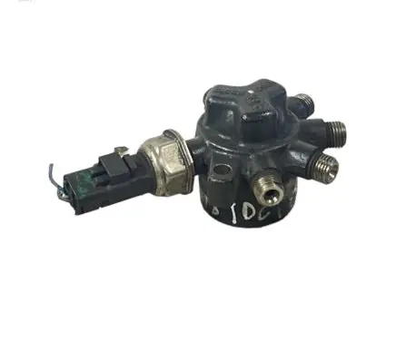 Ford Focus Fuel main line pipe 9D280DB