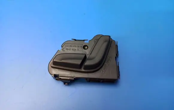 Mercedes-Benz C W204 Seat control switch A2048709010 03463875