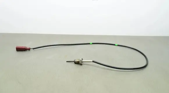 Volkswagen Jetta VI Oil temperature sensor 04L906088BR