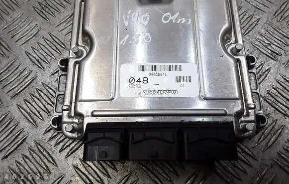 Volvo S40, V40 Engine control unit/module 30630048 0281010441 8200065996