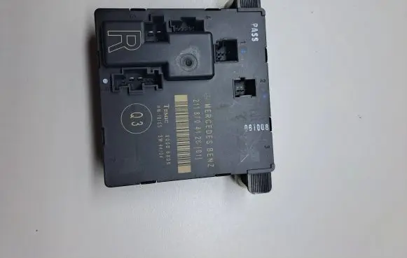 Mercedes-Benz E W211 Door control unit/module 2118704126 00006806 SW4404