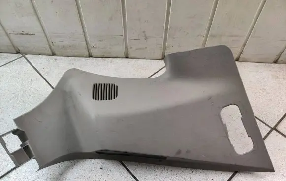 Chrysler Town u0026 Country V (C) pillar trim 63248CT