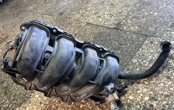 Peugeot 3008 I Intake manifold 7539811 0261230136