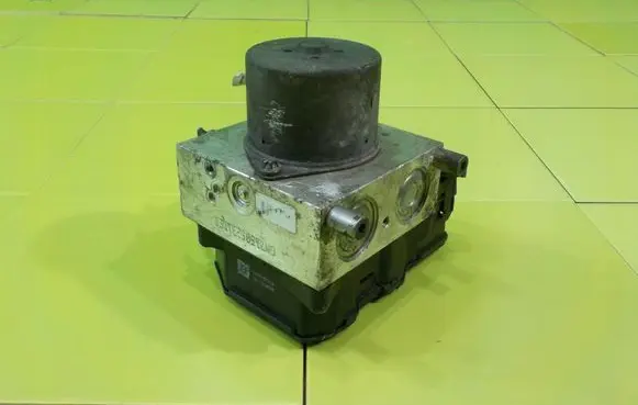 Mini One - Cooper R56 ABS Pump 15803909 ZP80