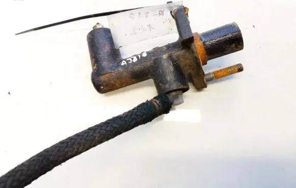 Clutch master cylinder