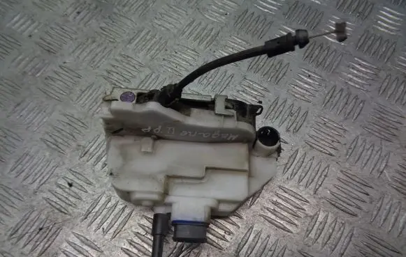 Renault Megane II Front door lock 8200468515