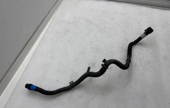 Tesla Model Y Electric car engine cooling hoses/pipes 150472100B