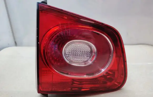 Volkswagen Tiguan Tailgate rear/tail lights 5N0945093C