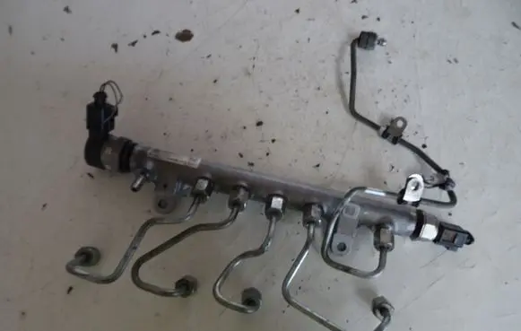 Audi A4 S4 B8 8K Fuel main line pipe