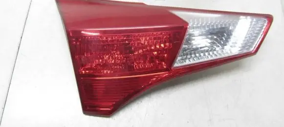 Toyota RAV 4 (XA40) Tailgate rear/tail lights