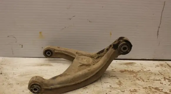 Rear upper control arm/wishbone