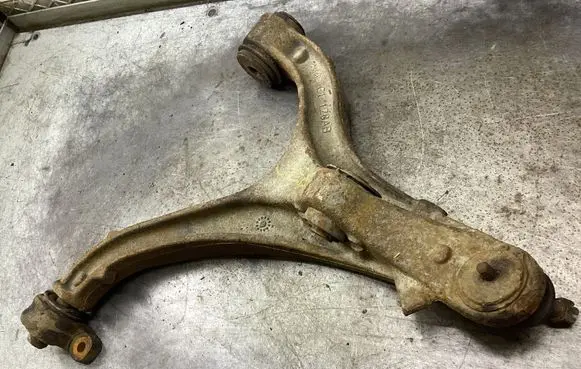 Jeep Grand Cherokee (WK) Front lower control arm/wishbone C1128AB