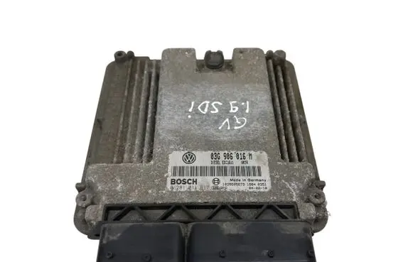 Volkswagen Golf V Engine control unit/module 03G906016M 0281011617 01039S0567