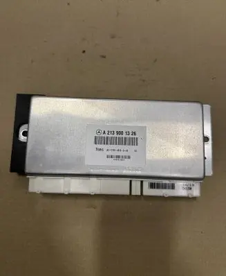 Mercedes-Benz E W213 Air suspension control unit module (rear) A2139001326 A2C7394610900