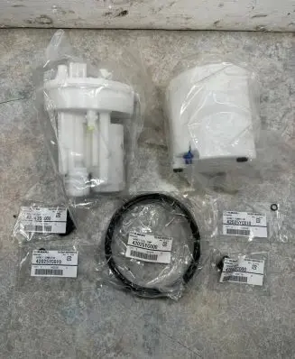 Subaru Legacy Fuel filter 42072AJ020 42025YC000 42025YC010