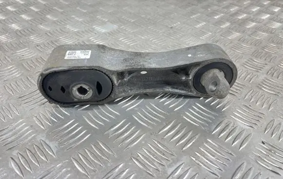 BMW 1 F40 Engine mount bracket 6885788 17276810 030920