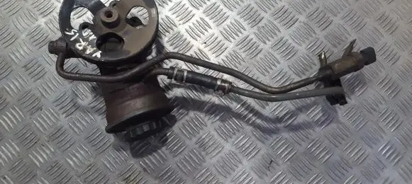 Toyota Yaris Power steering pump nenustatyyta
